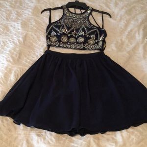 Fun 2 piece navy blue dress!!